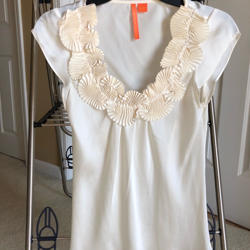 Ivory top with detailed collar trim, size S